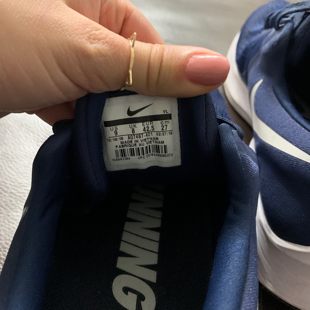 Nike Training Sneakers - Picture 5 of 7